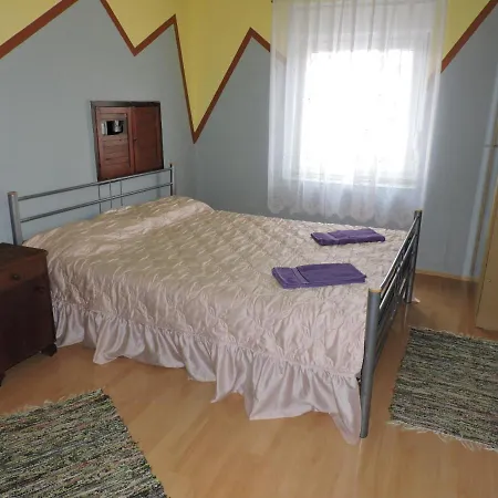 Liza Panzio Bed and Breakfast